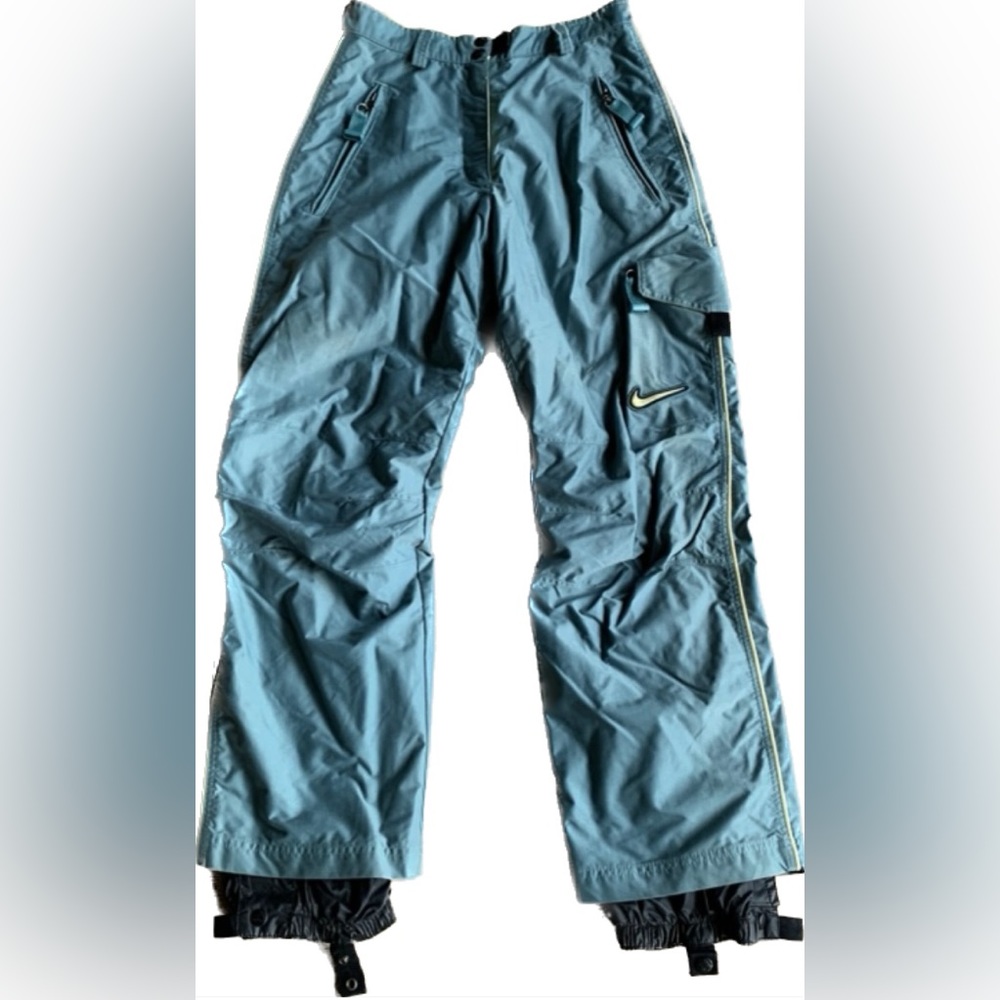 *SOLD* Nike Y2K Vintage ACG Swoosh Ski Pants Cargo
Multipocket (Size Small) EUC